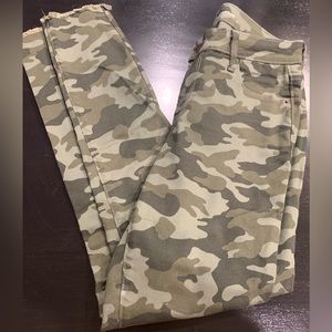 Old Navy Rockstar Green Camo Ankle Skinny Jeans Size 4 Regular